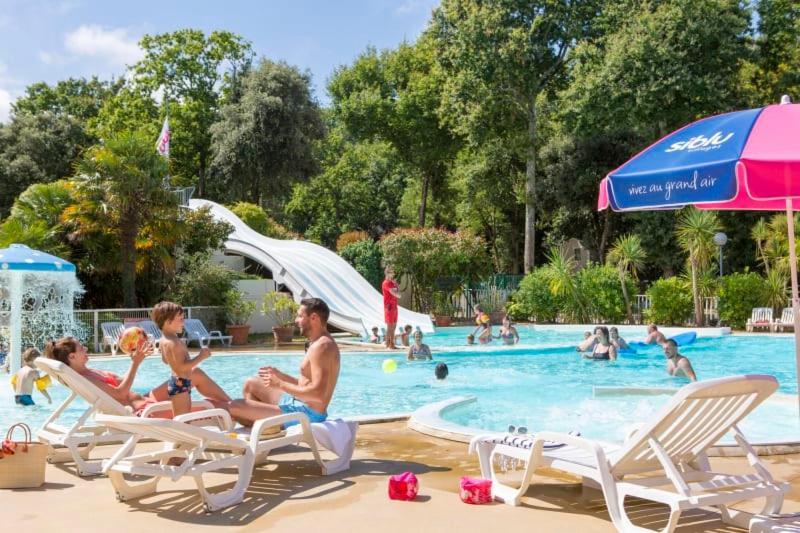 Camping Officiel Siblu Les Pierres Couchees Saint-Brévin-les-Pins Exteriör bild