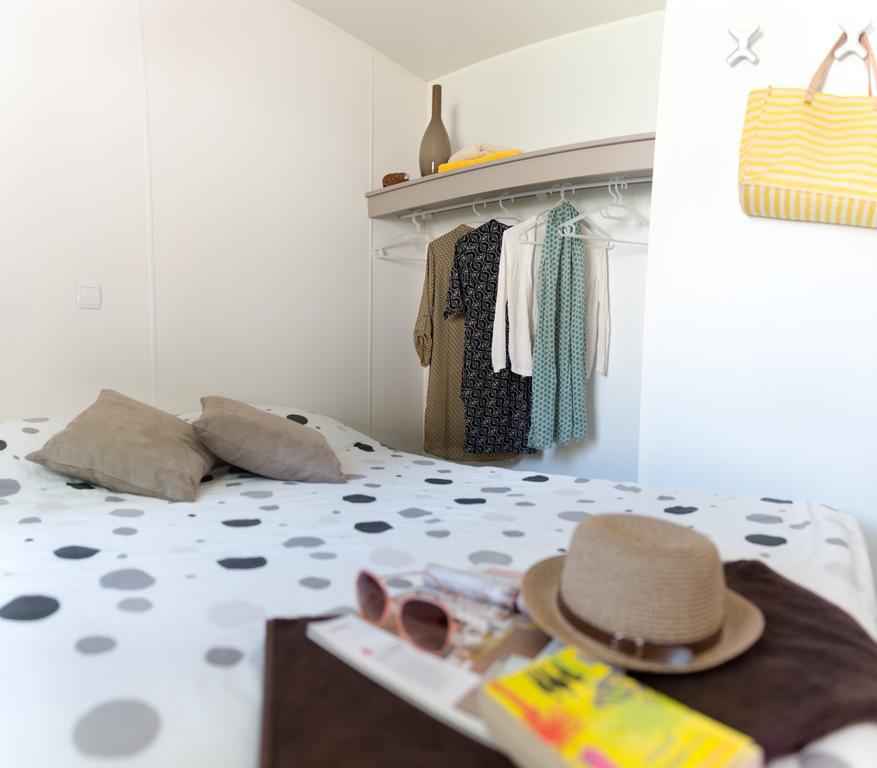 Camping Officiel Siblu Les Pierres Couchees Saint-Brévin-les-Pins Rum bild